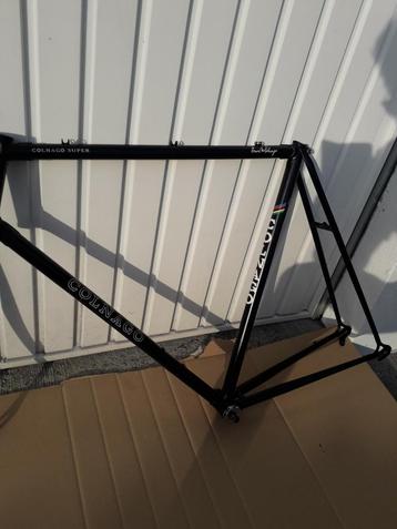 Stalen retro frame  beschikbaar voor biedingen