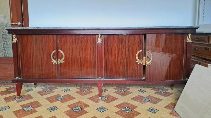 Buffet en bois avec poignées dorées, Maison & Meubles, Armoires | Buffets, Utilisé, Moins de 100 cm, 200 cm ou plus, 50 à 75 cm