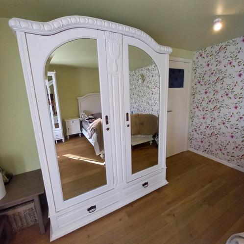 Oude witte kast met spiegeldeuren, Huis en Inrichting, Kasten | Kleerkasten, Gebruikt, 200 cm of meer, 150 tot 200 cm, 50 tot 75 cm