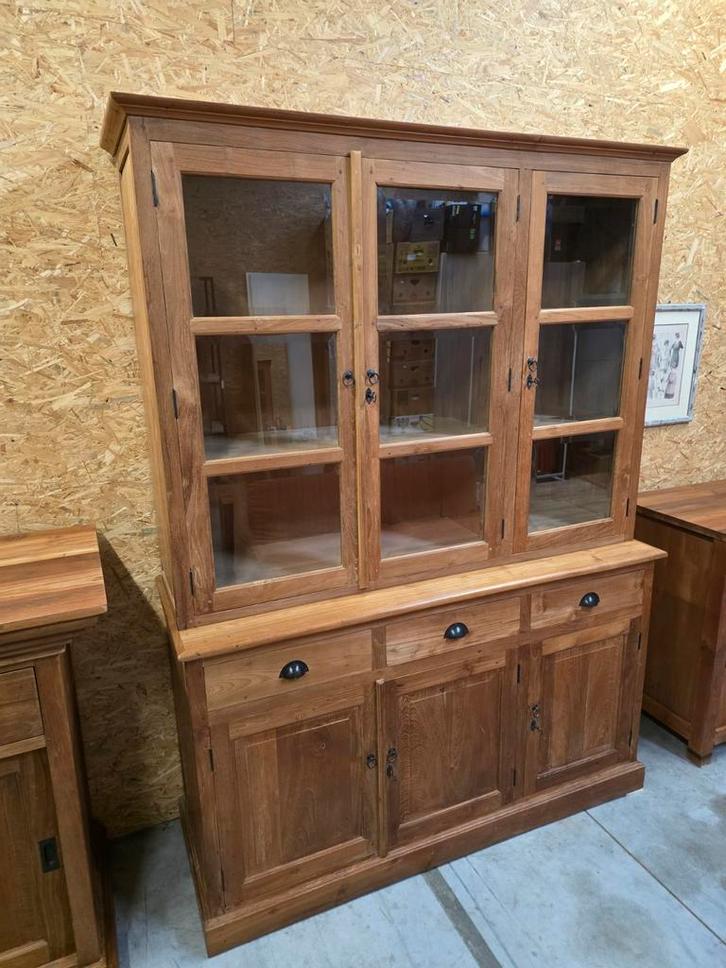 Mooie buffetkast/vitrinekast massief teak hout. 
In 2 delen, Huis en Inrichting, Kasten | Buffetkasten, Ophalen