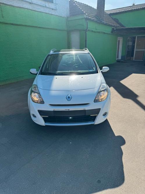 Renault clio Euro 5 airco blanco gekeur vvk, Auto's, Renault, Bedrijf, Navigatiesysteem, Diesel, Euro 5, 5 deurs, Handgeschakeld