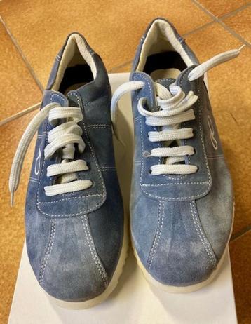 Blauwe nubuck sneakers-merk Kipling maat 37