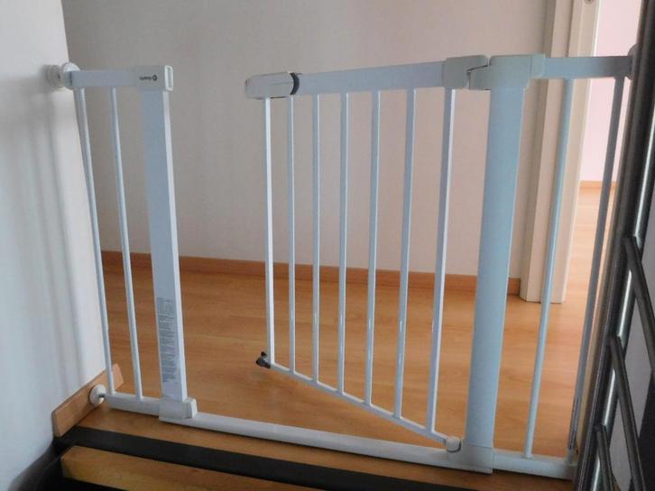 Te koop: Babydan traphekje, Kinderen en Baby's, Traphekjes, Zo goed als nieuw, Klemhekje, Metaal of IJzer, 100 tot 115 cm, Ophalen