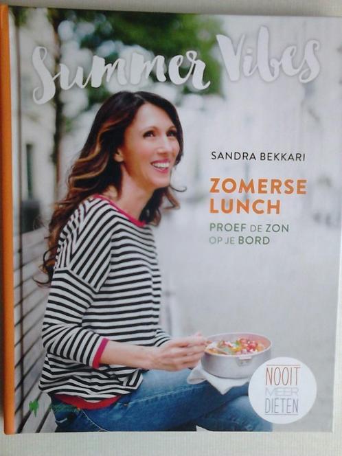 Sandra Bekkari - Summer Vibes :Zomerse Lunch(2019), Livres, Santé, Diététique & Alimentation, Comme neuf, Enlèvement ou Envoi