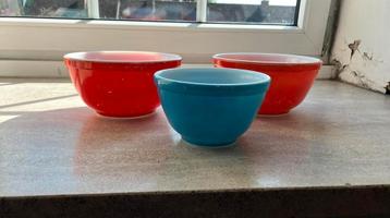 3 Pyrex komen/schalen vintage beschikbaar voor biedingen