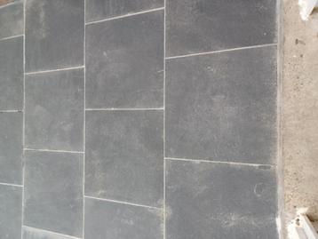 Natuursteen 60x60 beschikbaar voor biedingen