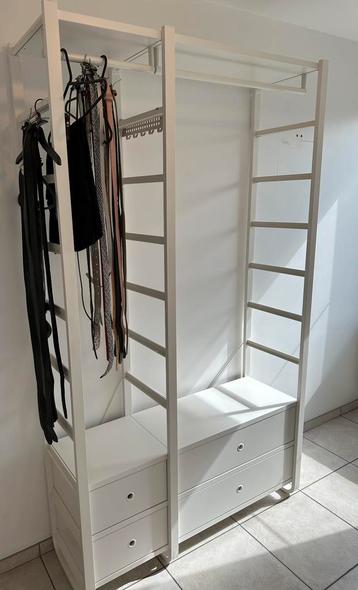 Kledingrek wit / dressing met schuiven beschikbaar voor biedingen