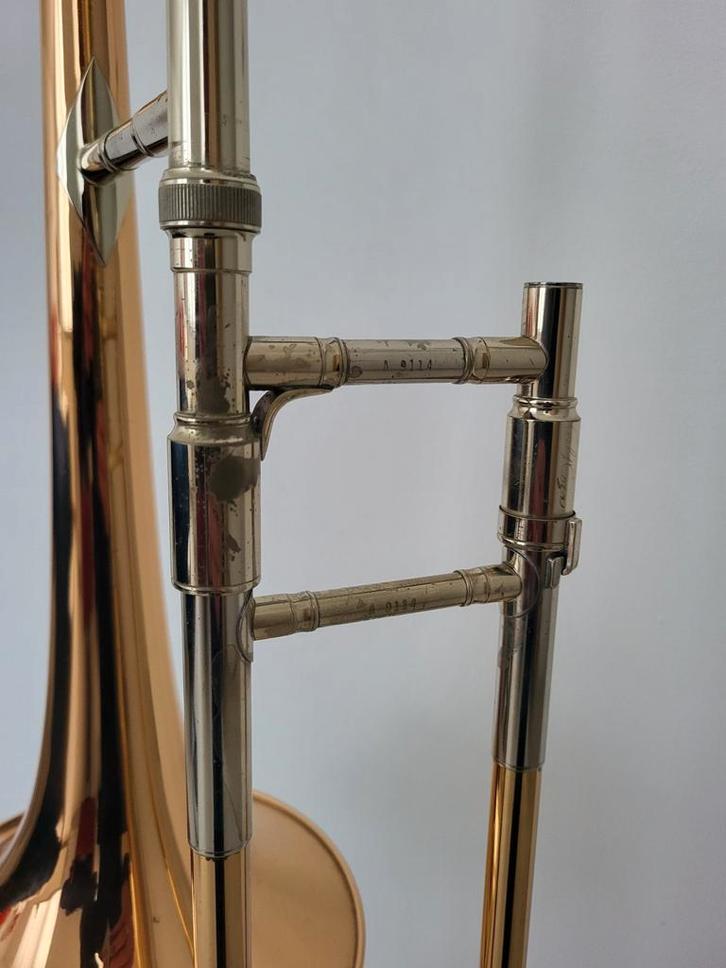 Conn 8H trombone in perfecte staat, Muziek en Instrumenten, Blaasinstrumenten | Trombones, Zo goed als nieuw, Tenor, Met koffer