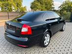 Skoda octavia 1.2 benzine bj 2010, Euro 5, Zwart, Bedrijf, Berline