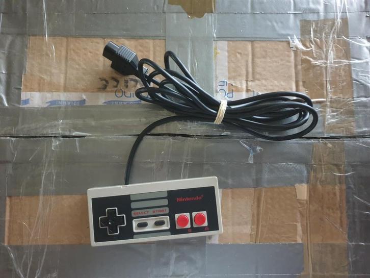 OP AANVRAAG > Originele Nintendo Nes Controller, Games en Spelcomputers, Spelcomputers | Nintendo Consoles | Accessoires, Refurbished