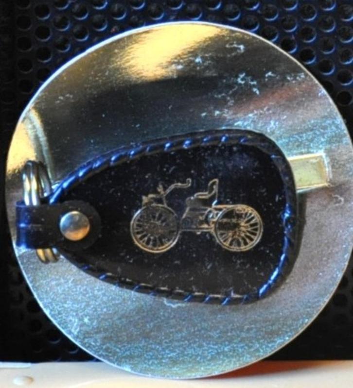 porte cle vintage publicitaire nescafé avec vieux taco (2), Collections, Porte-clés, Comme neuf, Marque, Enlèvement ou Envoi