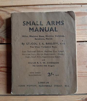 wo2 originele Britse Small Arms Manual uit 1942 beschikbaar voor biedingen