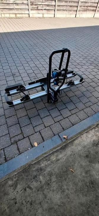 Stevig kantel en plooibaar fietsrek tot 60kg beschikbaar voor biedingen