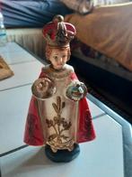 Beeldje kindje Jezus  van Praag is origineel van tongeren, Antiek en Kunst, Ophalen
