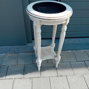 Louis XVI ronde plantenof bloemen tafel beschikbaar voor biedingen