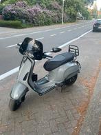 Vespa sprint Nardo Grey 2020, b klasse, Fietsen en Brommers, Ophalen, Zo goed als nieuw