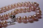 Nieuw parelcollier met 14 karaat witgouden slot, Handtassen en Accessoires, Kettingen, Verzenden, Nieuw, Roze, Met edelsteen