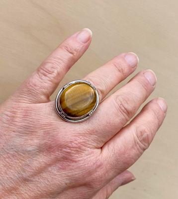 Flinke Zilveren ring met tijgeroog maat 17.5 beschikbaar voor biedingen
