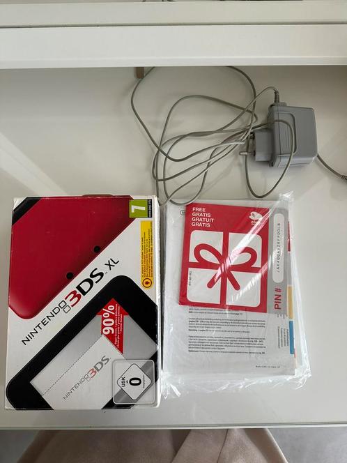3DS XL, Games en Spelcomputers, Spelcomputers | Nintendo 2DS en 3DS, Zo goed als nieuw, 3DS, Rood, Met games, Ophalen of Verzenden