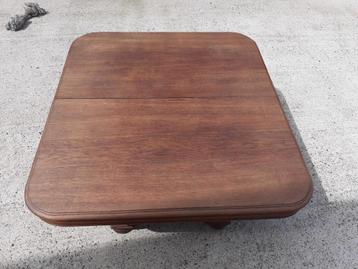 Antieke salontafel  beschikbaar voor biedingen