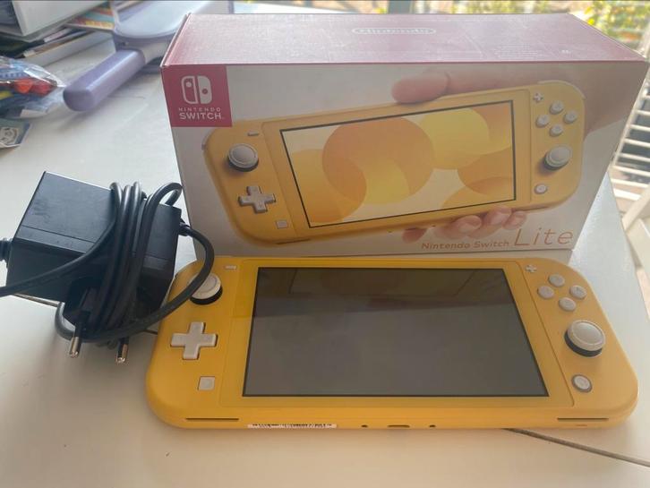 Switch Lite, Games en Spelcomputers, Spelcomputers | Nintendo Switch, Zo goed als nieuw, Ophalen