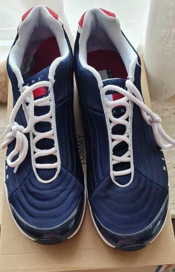 Belles baskets de marque Tommy Jean. Pointure 45, Tommy Hilfiger, Porté, Bleu, Baskets