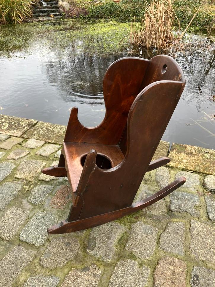 Zeldzame lambing chair / potty for kids, Antiquités & Art, Antiquités | Meubles | Chaises & Canapés, Enlèvement ou Envoi