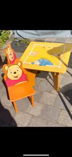 Winnie the pooh tafel en stoeltjes, Kinderen en Baby's, Kinderkamer | Tafels en Stoelen, Gebruikt, Ophalen of Verzenden, Tafel(s) en Stoel(en)