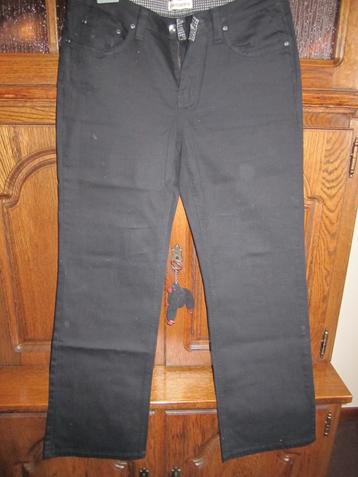 Dames Jeansbroek beschikbaar voor biedingen