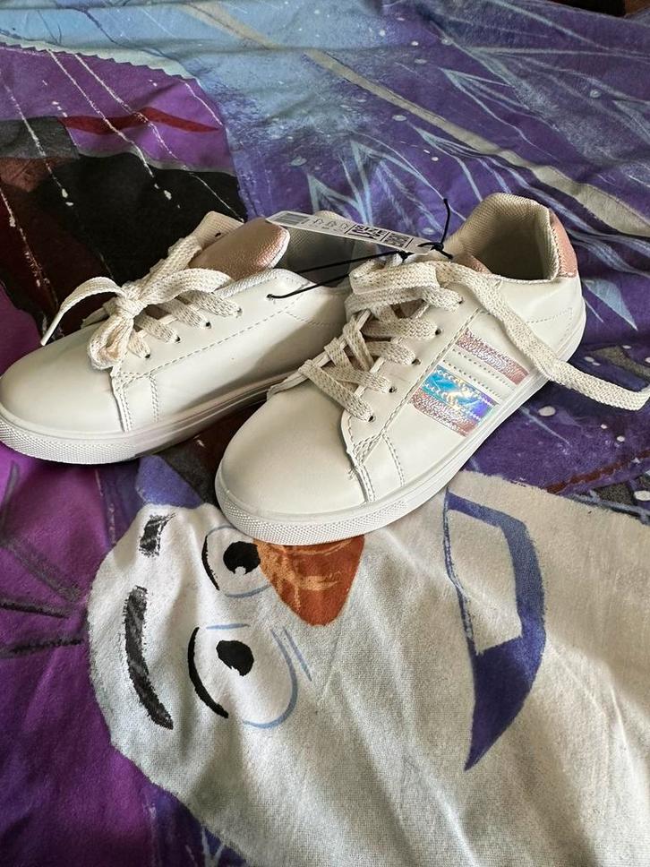 Geklede/Sport schoenen nieuw maat 31, Sport en Fitness, Basketbal, Nieuw, Schoenen, Ophalen