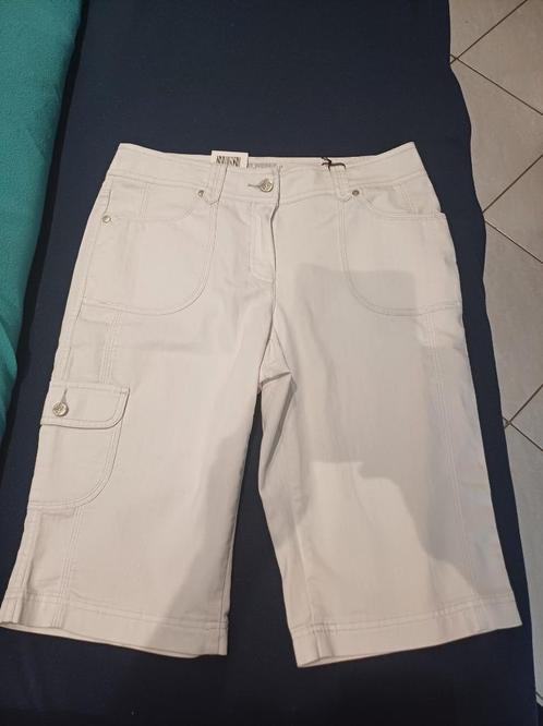 dames short maat 40 in stretch kleur wit gerry weber, Kleding | Dames, Broeken en Pantalons, Zo goed als nieuw, Maat 38/40 (M)