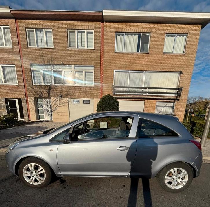 Opel corsa D 1.2 benzine bouwjaar 2009 km 174.000, Auto's, Opel, Bedrijf, Corsa, Benzine, 3 deurs, Handgeschakeld, Zilver of Grijs