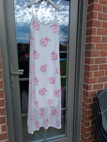 Lucy witte jurk met bloemensluier  beschikbaar voor biedingen