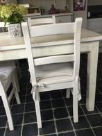 Witte stevige tafel in hout  en 4 stoelen, Huis en Inrichting, Ophalen, Zo goed als nieuw