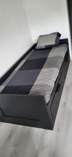 Bed inclusief matras (uitschuifbaar), Huis en Inrichting, Slaapkamer | Bedden, 90 cm, Eenpersoons, Zo goed als nieuw, Hout