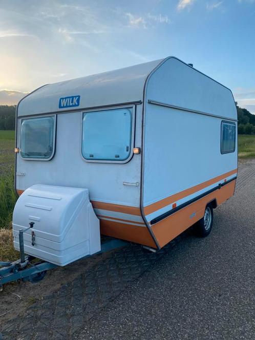 Keuringsvrije caravan + voortent, Caravans en Kamperen, Caravans, Particulier, 2 aparte bedden, Ophalen