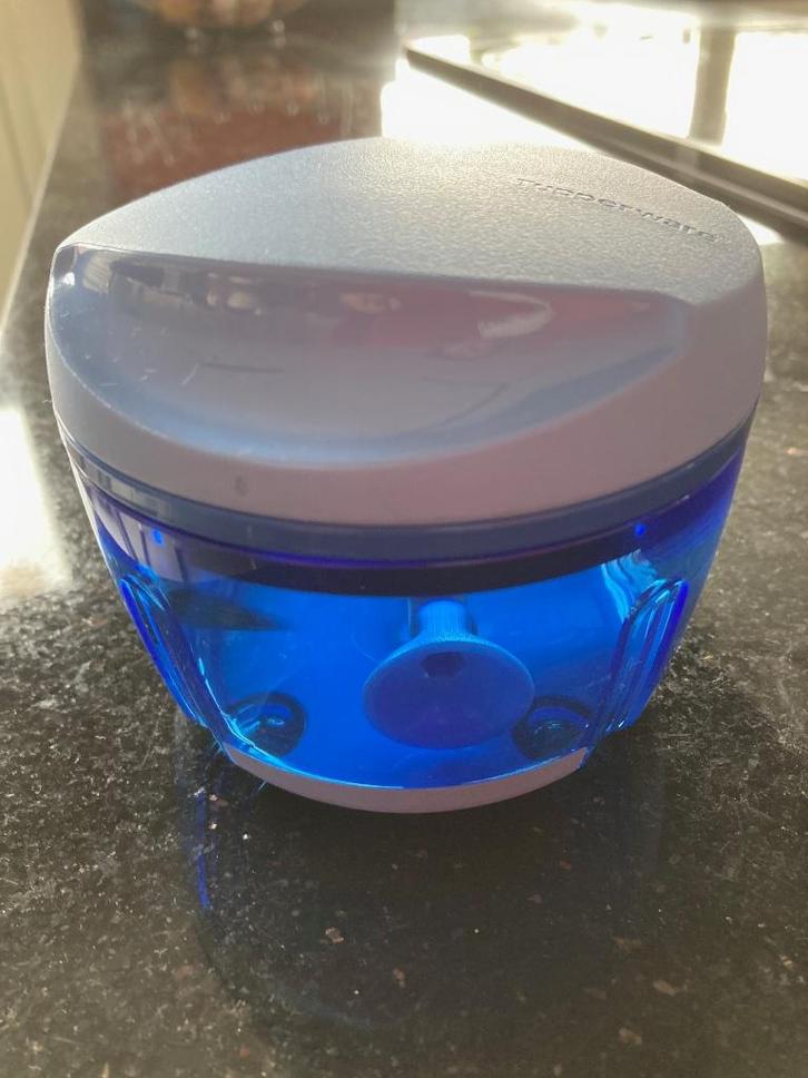 Fijnhakker Tupperware. Nieuwe staat, Huis en Inrichting, Keuken | Tupperware, Nieuw, Overige typen, Blauw, Wit, Ophalen of Verzenden