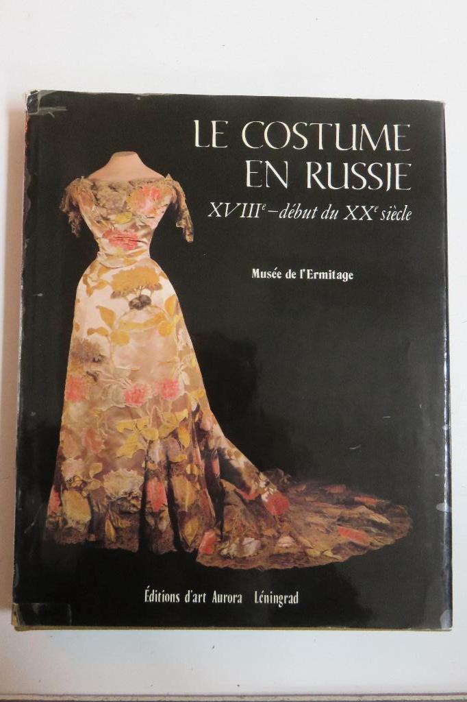 Boek : "Le costume en Russie 18 au 20 siècle", Boeken, Geschiedenis | Wereld, Gelezen, Europa, Ophalen of Verzenden
