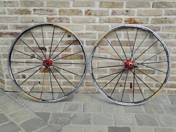 Mavic Ksyrium SL Super Light wielenset met carbon naven beschikbaar voor biedingen