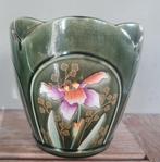 art nouveau bloempot met iris/gesigneerd Gustave de Bruyn., Antiek en Kunst, Ophalen of Verzenden