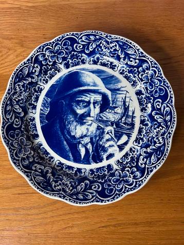 Decoratieve borden van Boch La Louvière beschikbaar voor biedingen