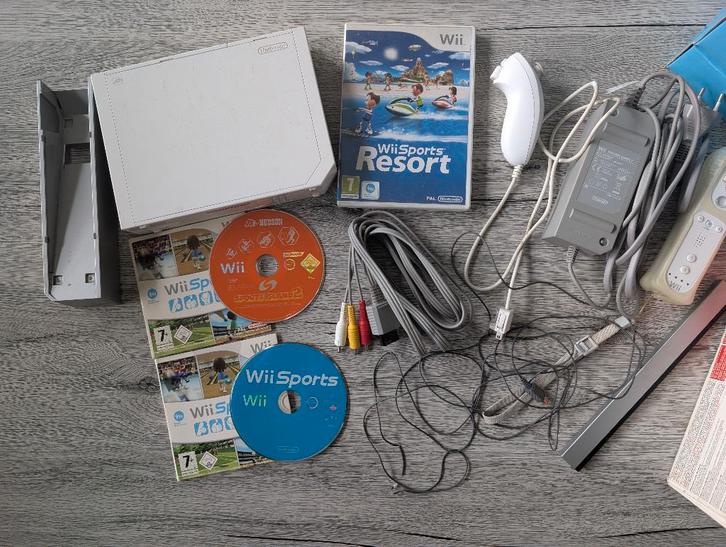 Wii console + controller + sports game (sports bundle), Games en Spelcomputers, Spelcomputers | Nintendo Wii, Gebruikt, Met 1 controller