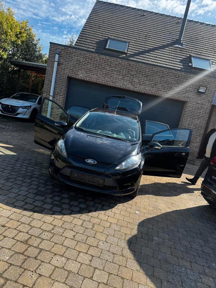 Ford fiesta « prête à immatriculer « 4800 A discuter, Autos, Ford, Particulier, Fiësta, Essence, Euro 5, Berline, 5 portes, Boîte manuelle
