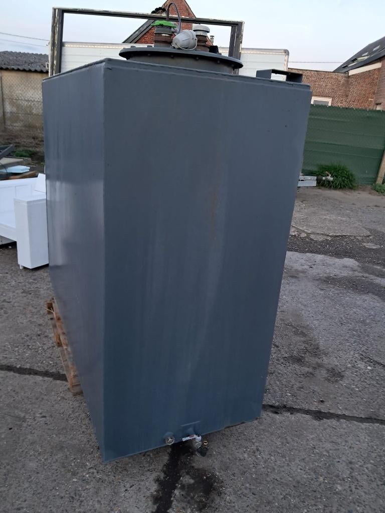 mazouttank 2100 liter dubbelwandig met onderaan kraantje, Doe-het-zelf en Bouw, Ophalen