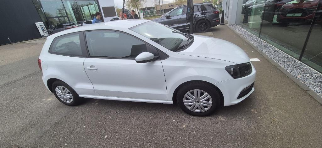 Volkswagen POLO hatchback benzine 2016 (132000km), Auto's, Volkswagen, Voorwielaandrijving, Stof, Euro 6, Wit