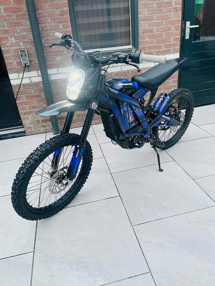 Surron Light Bee X 2024 Custom DragonballZ Uniek Topstaat, Fietsen en Brommers, Brommers | Crossbrommers, Zo goed als nieuw, Overige merken