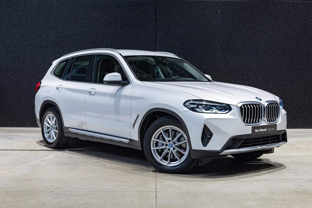 BMW X3 xDrive30e LEDER | LED | CARPLAY, Auto's, BMW, Stof, 4 cilinders, Radio, Wit