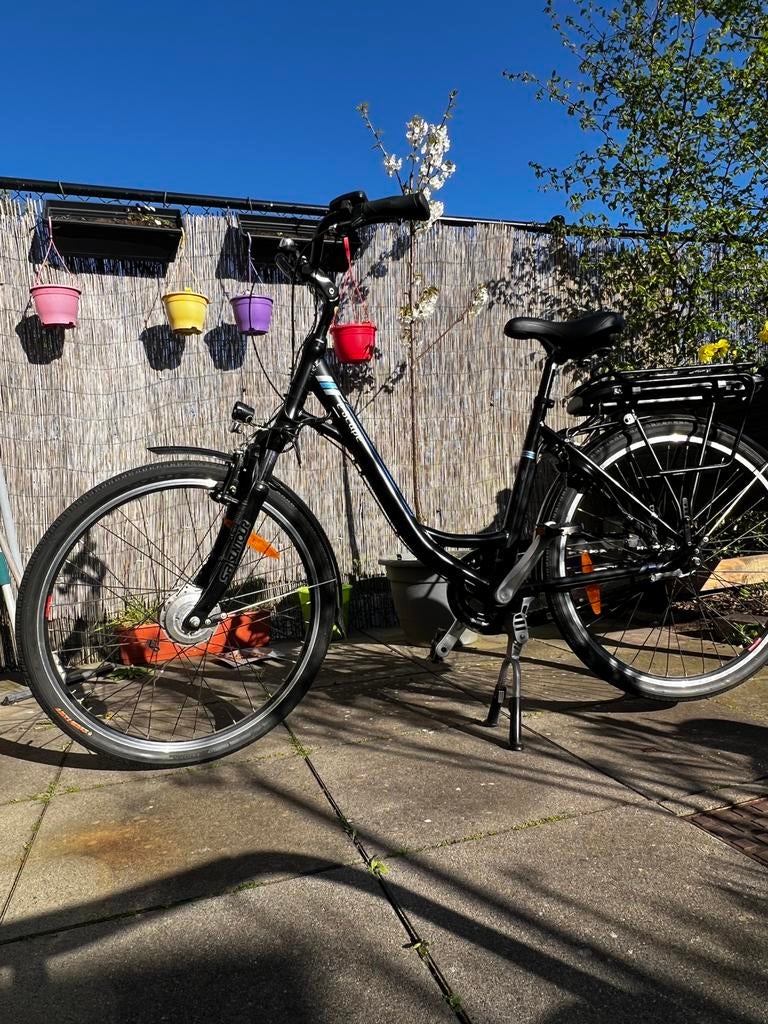 Electrische fiets (accu zit vast), Fietsen en Brommers, Gebruikt, 47 tot 50 cm, Versnellingen, 0 zitjes