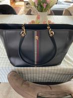 Nieuw !!! Tommy hilfiger schoudertas donkerblauw, Handtassen en Accessoires, Tassen | Damestassen, Ophalen of Verzenden, Nieuw