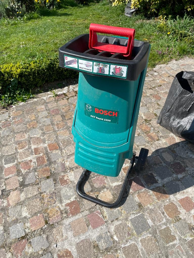 Elektrische versnipperaar, Ophalen, Gebruikt, Met opvangbak, Elektrisch